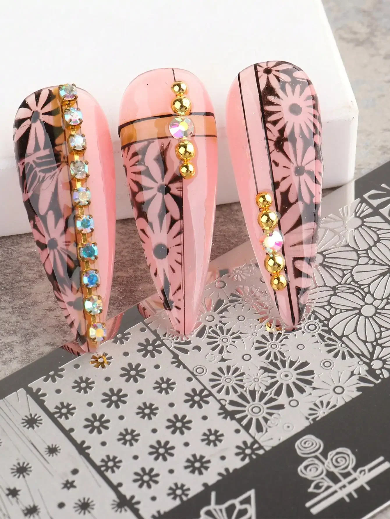 1pc Vintage Daisy Flower Nail  - Nail Art Vintage incelemesi ve fiyatı